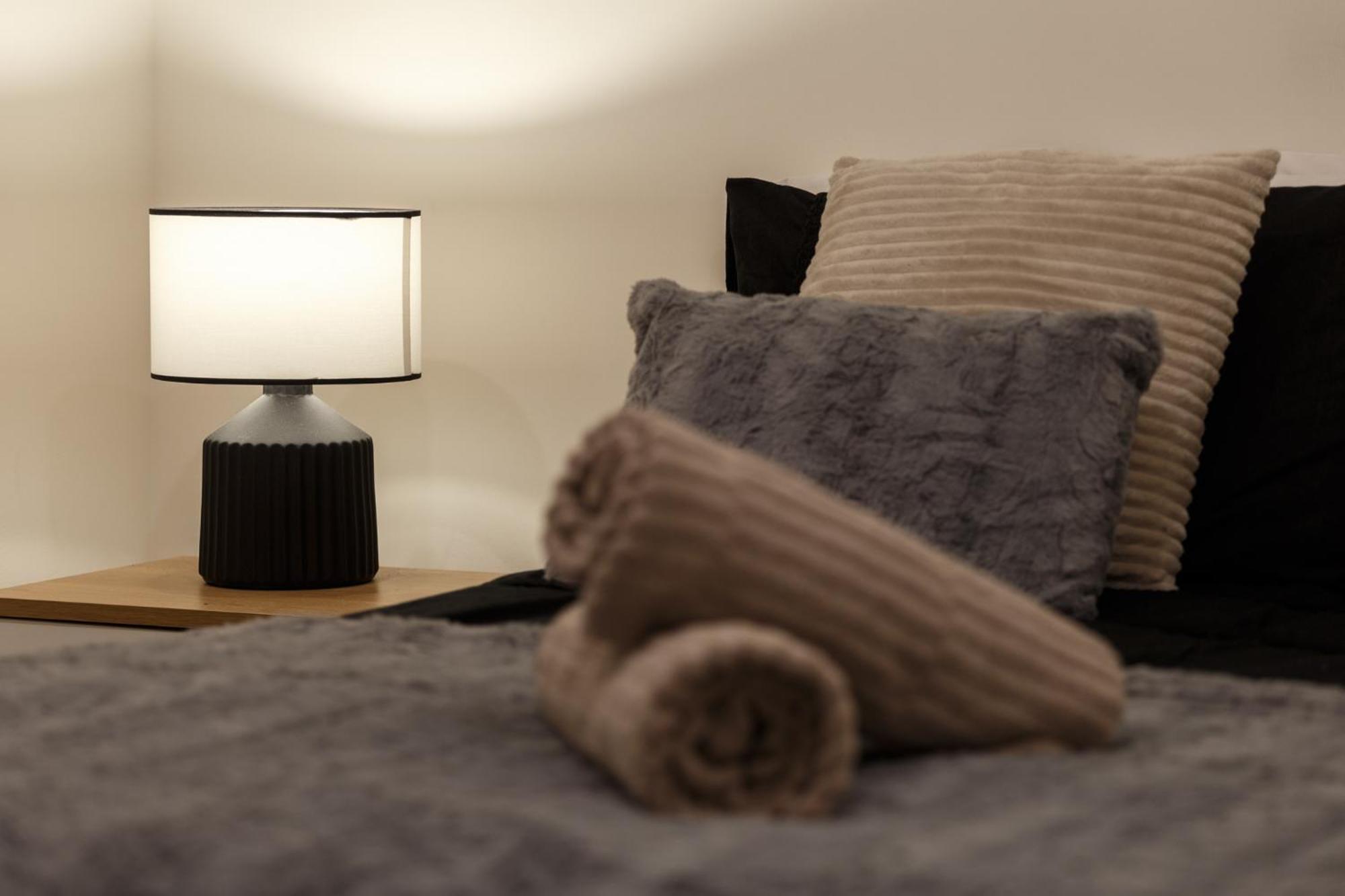 Modern And Cozy Two-Bed Apartment In Bradford Bradford  Exterior foto