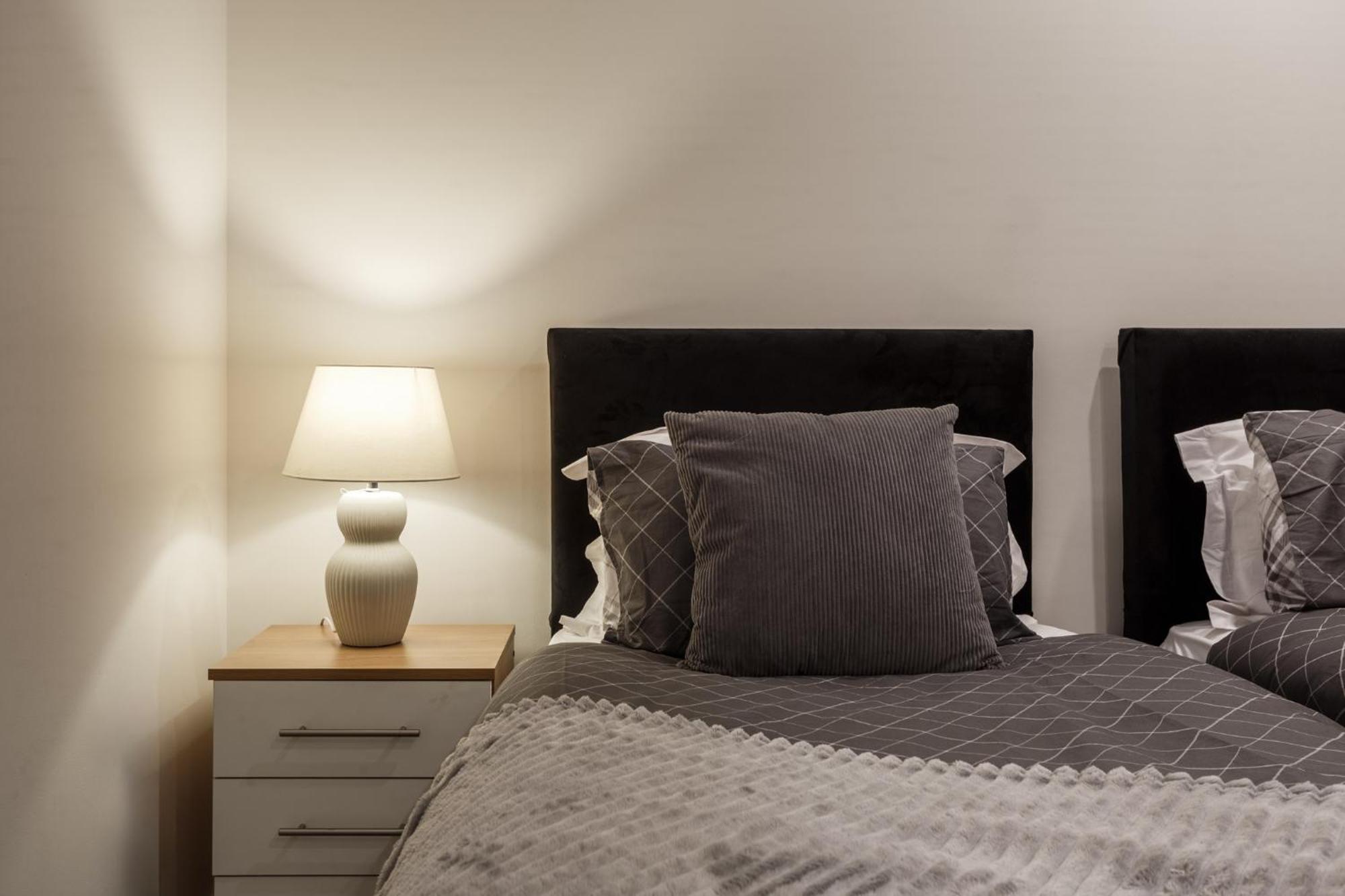 Modern And Cozy Two-Bed Apartment In Bradford Bradford  Exterior foto